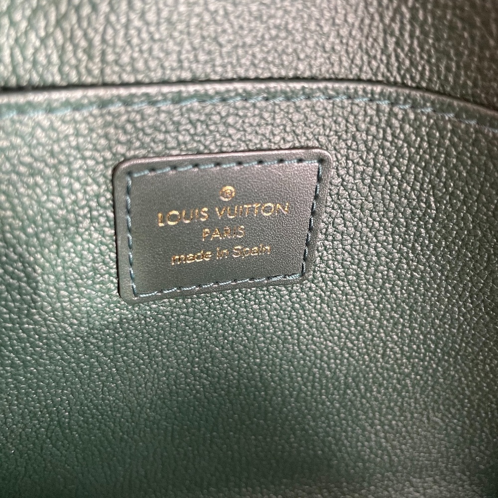SOLD to Collector in Victoria!! Louis Vuitton Taiga Trousse Toilette Bagp - Picture 4 of 11